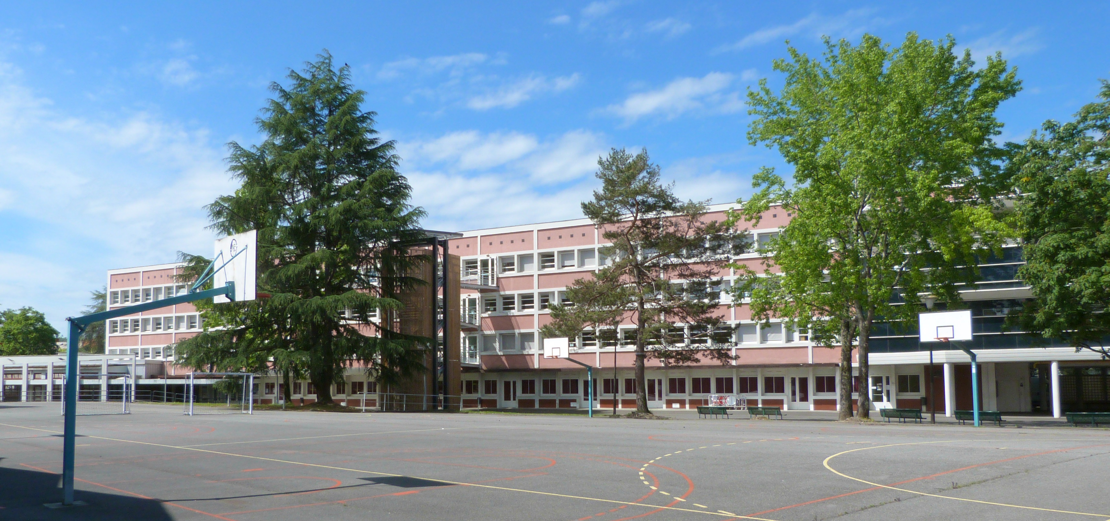 Rentrée des élèves mardi 1er septembre 2020